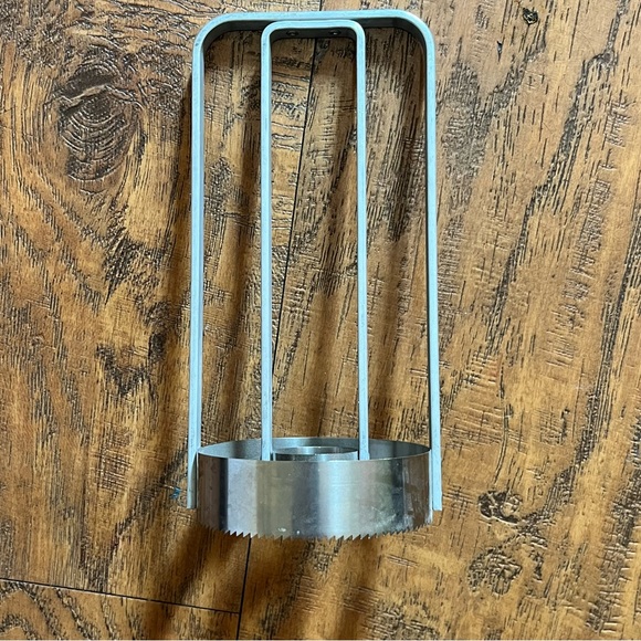 Vntge Pineapple Cutter Aluminum Handle Stainless Steel Base Duel Biscuit Cutter - Picture 5 of 7